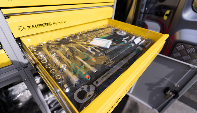 zauberg-service-slide